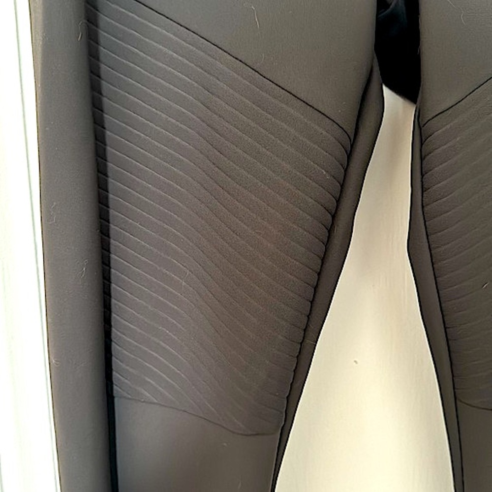 NWOT! Athleta Moto Leggings! - Picture 3 of 7